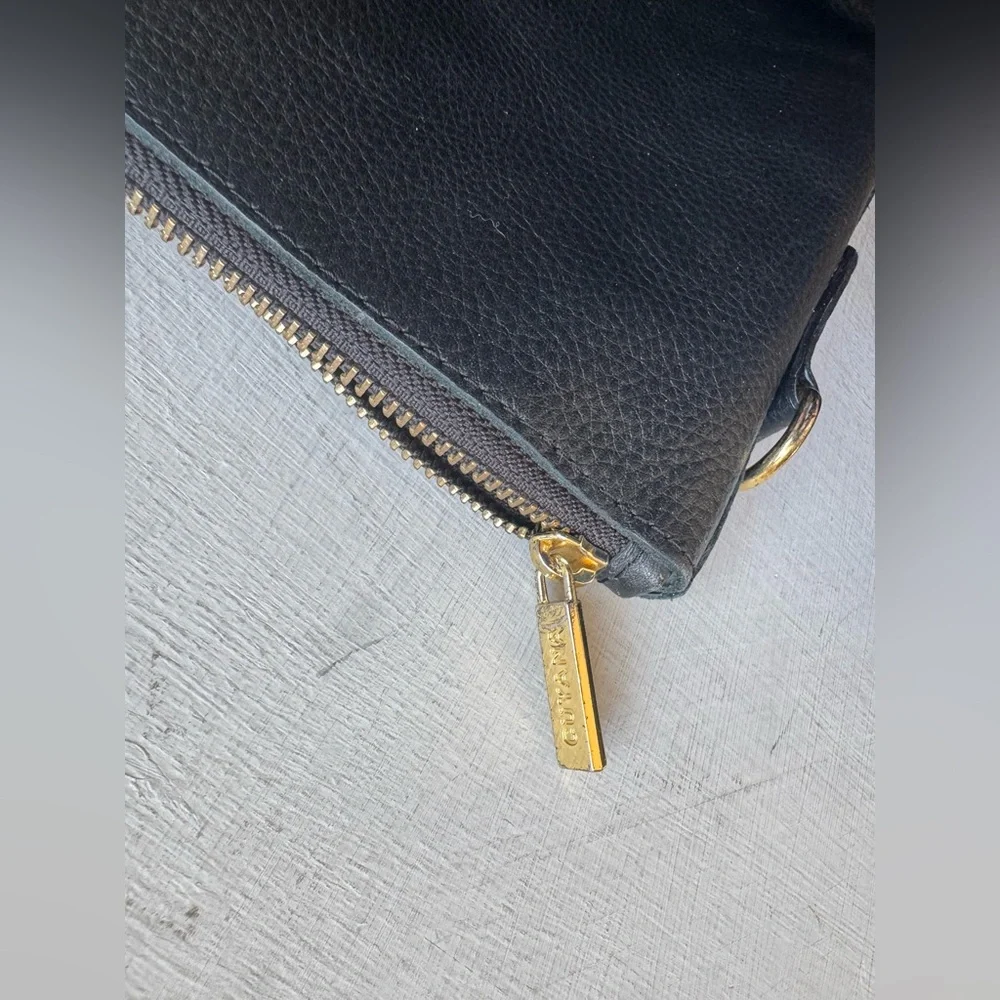 Cuyana Cuyana Leather Zippered Tote in Black Pebbled Leather - Picture 7 of 12